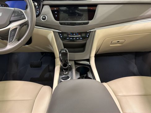 Used 2024 Cadillac XT5 Premium Luxury w/ Technology Package FWD image 23
