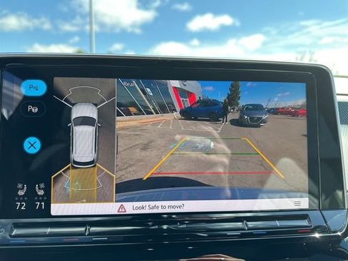 Used 2024 Volkswagen Atlas Cross Sport SEL Premium R-Line image 36