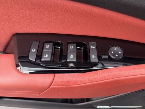 Used 2025 Kia Sportage SX image 18