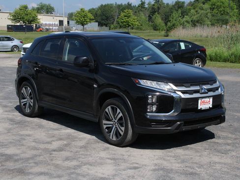 Used 2024 Mitsubishi Outlander Sport ES AWD/4WD image 3