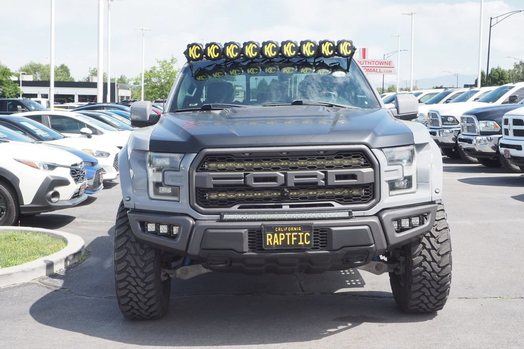 Used 2018 Ford F150 Raptor w/ Equipment Group 802A Luxury AWD/4WD image 2