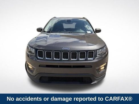 Used 2019 Jeep Compass Latitude w/ Cold Weather Group AWD/4WD image 2