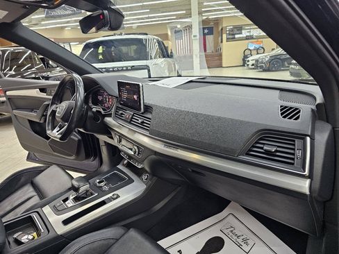 Used 2018 Audi SQ5 Premium Plus w/ S Sport Package AWD/4WD image 23