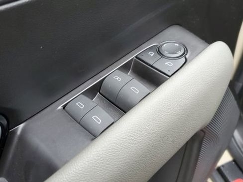 Used 2024 Chevrolet Colorado ZR2 w/ ZR2 Convenience Package III image 9