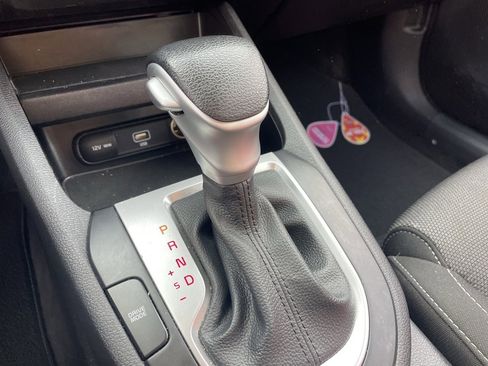 Used 2023 Kia Forte LXS w/ LXS Technology Package image 4