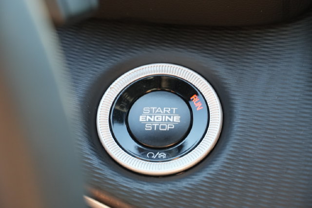 Used 2024 Jeep Grand Cherokee Altitude AWD/4WD image 32