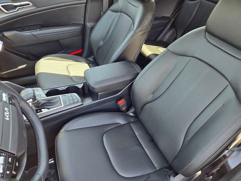 New 2026 Kia Sportage EX FWD image 17