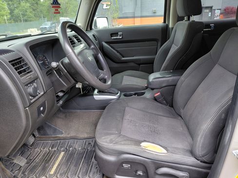 Used 2009 HUMMER H3 w/ Chrome Appearance Package AWD/4WD image 17
