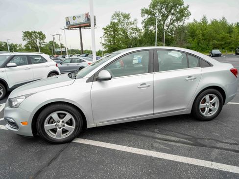 Used 2016 Chevrolet Cruze LT FWD image 3