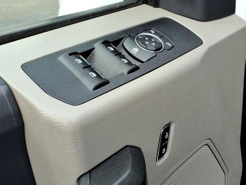Used 2022 Ford F250 XL w/ Power Equipment Group AWD/4WD image 19