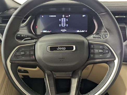 New 2025 Jeep Grand Cherokee Limited w/ Luxury Tech Group II image 18