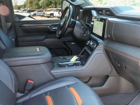 Used 2025 GMC Sierra 2500 AT4 AWD/4WD image 18