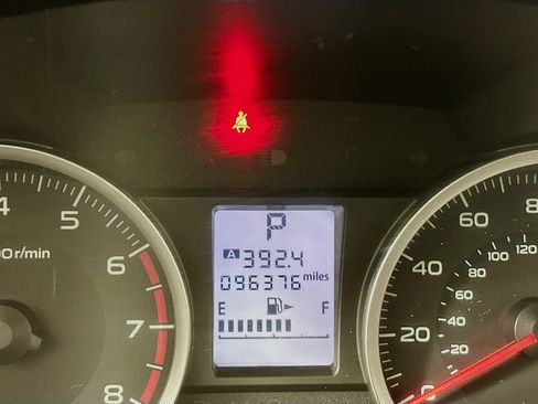 Used 2018 Subaru Forester 2.5i Premium w/ All-Weather Package image 18