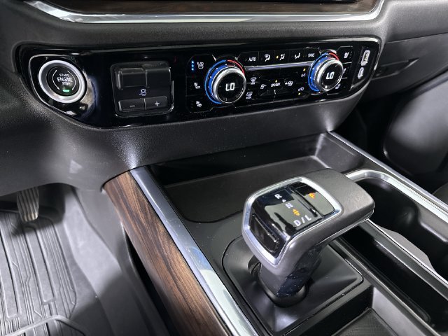 Used 2022 GMC Sierra 1500 SLT w/ SLT Premium Plus Package AWD/4WD image 16