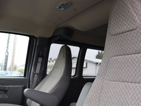 Used 2025 Chevrolet Express 3500 LT w/ LT Preferred Equipment Group image 22