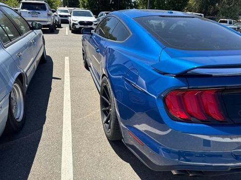 Used 2018 Ford Mustang GT Premium w/ GT Performance Package RWD image 4