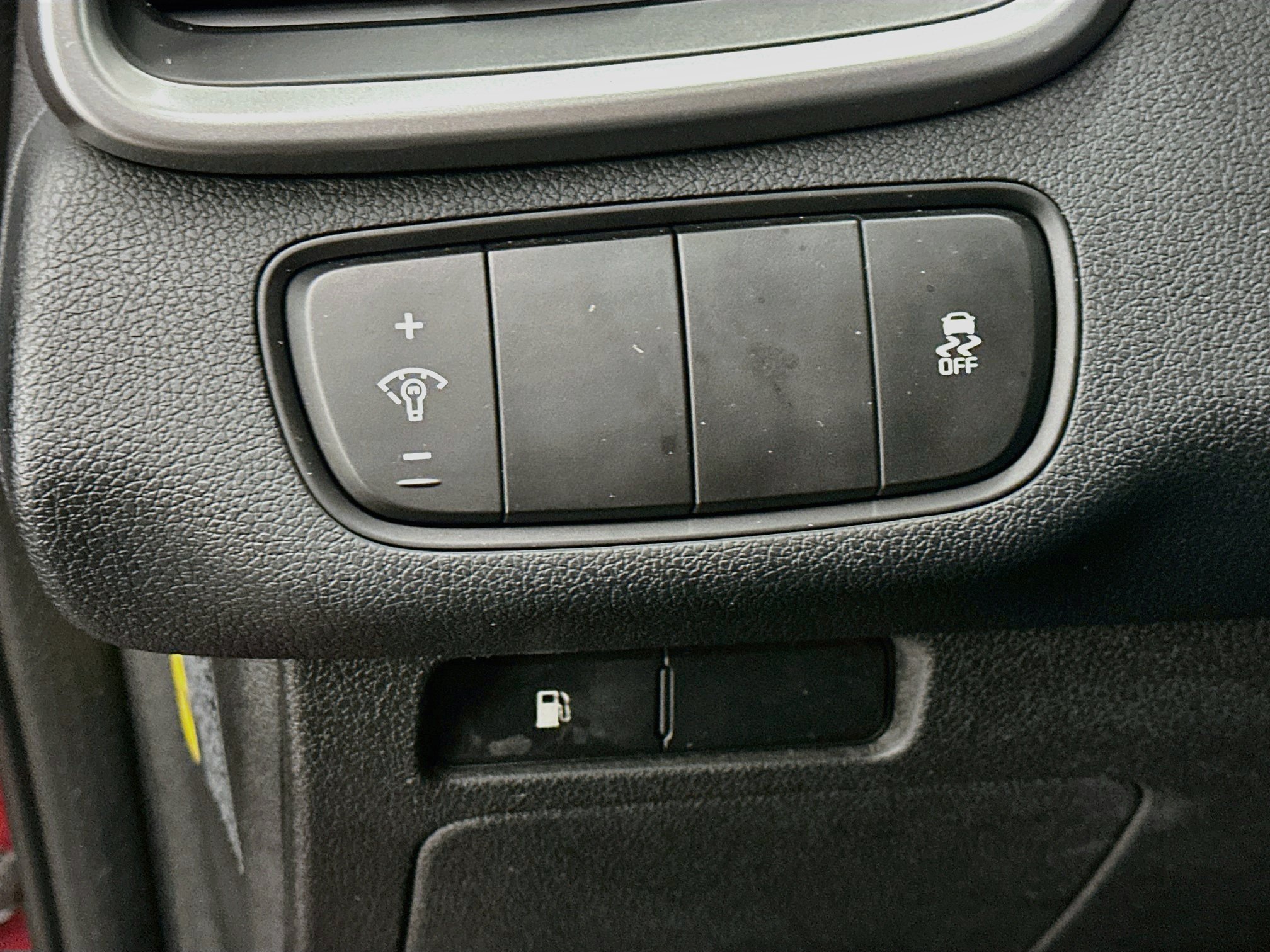 Used 2018 Kia Sorento FWD image 17