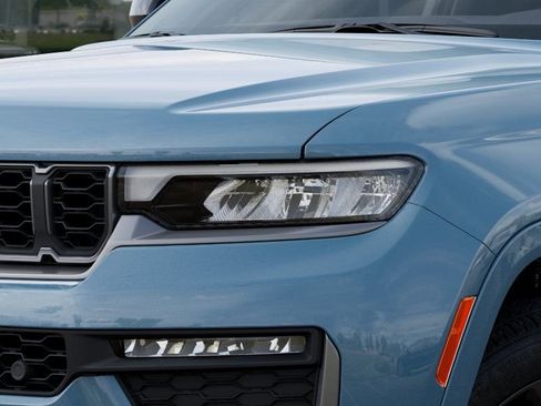 New 2026 Jeep Grand Cherokee Limited Reserve AWD/4WD image 10