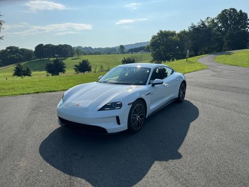 New 2025 Porsche Taycan image 1