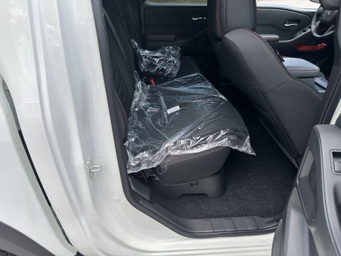 New 2025 Nissan Frontier PRO-4X image 15