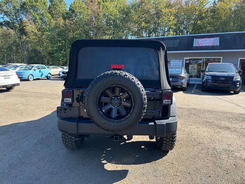 Used 2016 Jeep Wrangler Unlimited Sport w/ Connectivity Group image 6
