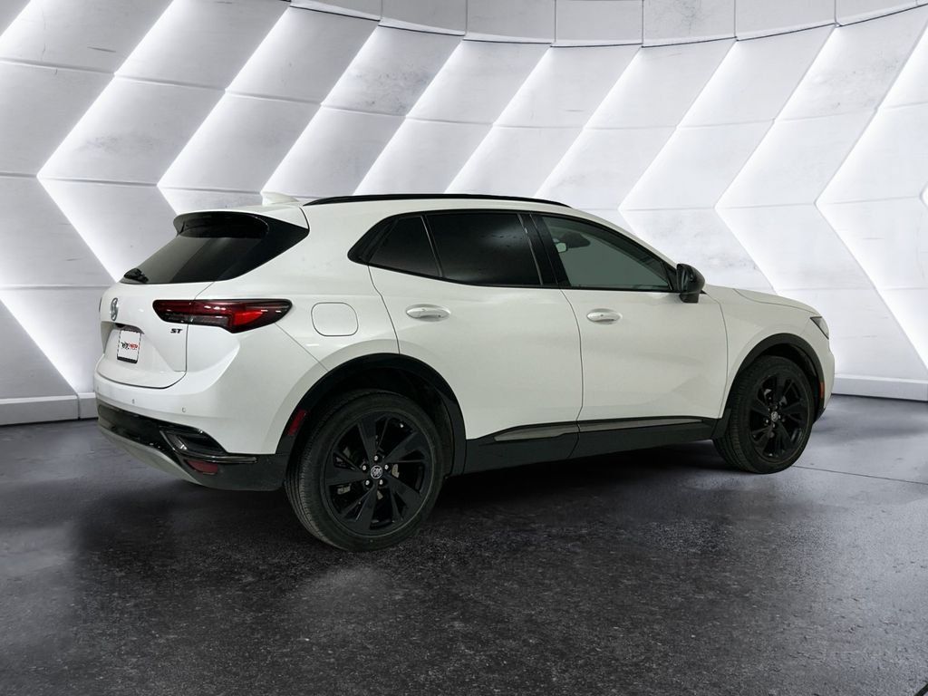 Used 2023 Buick Envision Essence w/ Sport Touring Package FWD image 4