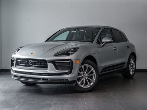 Certified 2025 Porsche Macan image 1