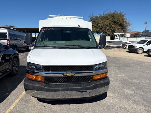 Used 2019 Chevrolet Express 3500 w/ Power Convenience Package image 2