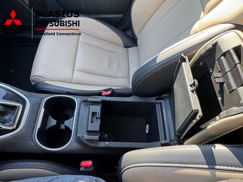 Used 2024 Subaru Outback Limited image 36