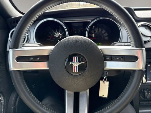 Used 2006 Ford Mustang GT Premium image 18