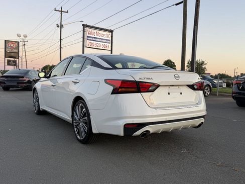 Used 2023 Nissan Altima 2.5 SL FWD image 4