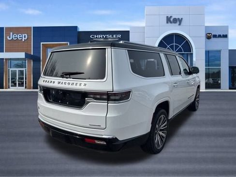 Used 2024 Jeep Grand Wagoneer L Series III AWD/4WD image 7