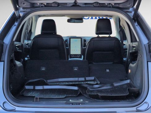 Used 2022 Ford Edge Titanium w/ Equipment Group 301A image 4