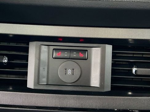 New 2026 Ford F350 Platinum w/ Tremor Off-Road Package image 30