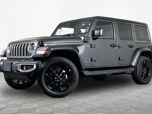 Used 2025 Jeep Wrangler Unlimited Sahara AWD/4WD image 1