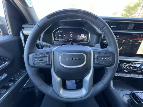 Used 2024 GMC Sierra 1500 Denali w/ Technology Package AWD/4WD image 11
