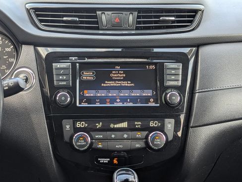 Used 2019 Nissan Rogue SV FWD image 21