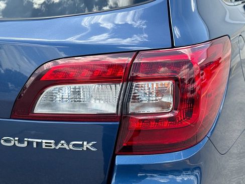 Used 2019 Subaru Outback 2.5i Premium w/ Popular Package #2 AWD/4WD image 33