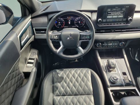 Used 2023 Mitsubishi Outlander SEL FWD image 8