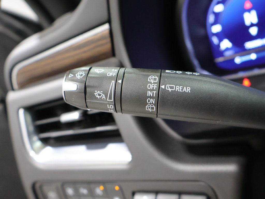 Used 2023 Chevrolet Suburban High Country w/ Advanced Technology Package AWD/4WD image 35