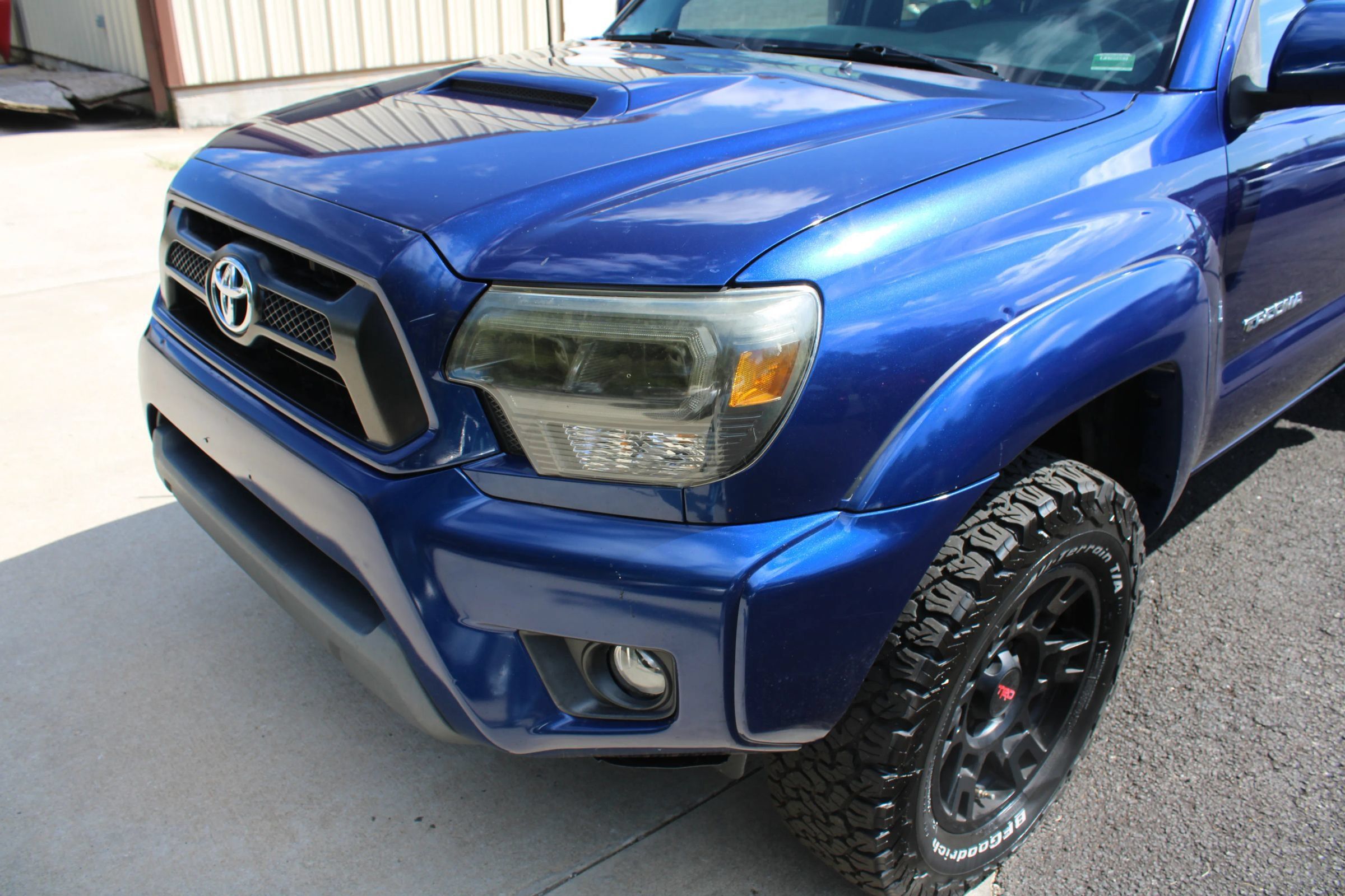 Used 2014 Toyota Tacoma 4x4 Double Cab w/ TRD Sport Package image 3
