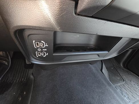 Used 2024 RAM 2500 Big Horn AWD/4WD image 23