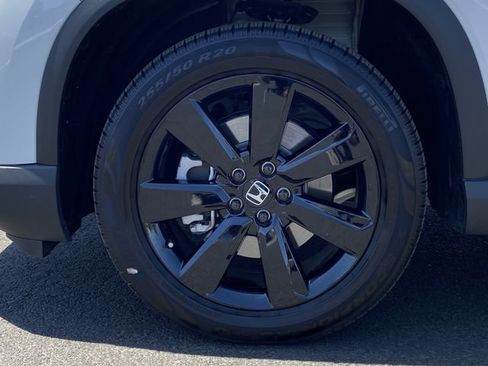 Certified 2025 Honda Pilot Black Edition image 8