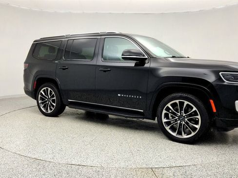 Used 2023 Jeep Wagoneer Series II w/ Premium Group I image 3