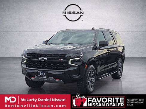 Used 2023 Chevrolet Tahoe Z71 w/ Luxury Package AWD/4WD image 2