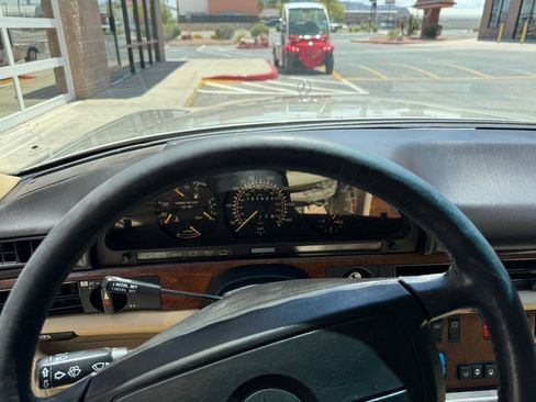 Used 1988 Mercedes-Benz 560 SEL image 14