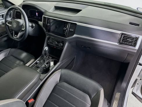 Used 2022 Volkswagen Atlas SEL Premium image 33
