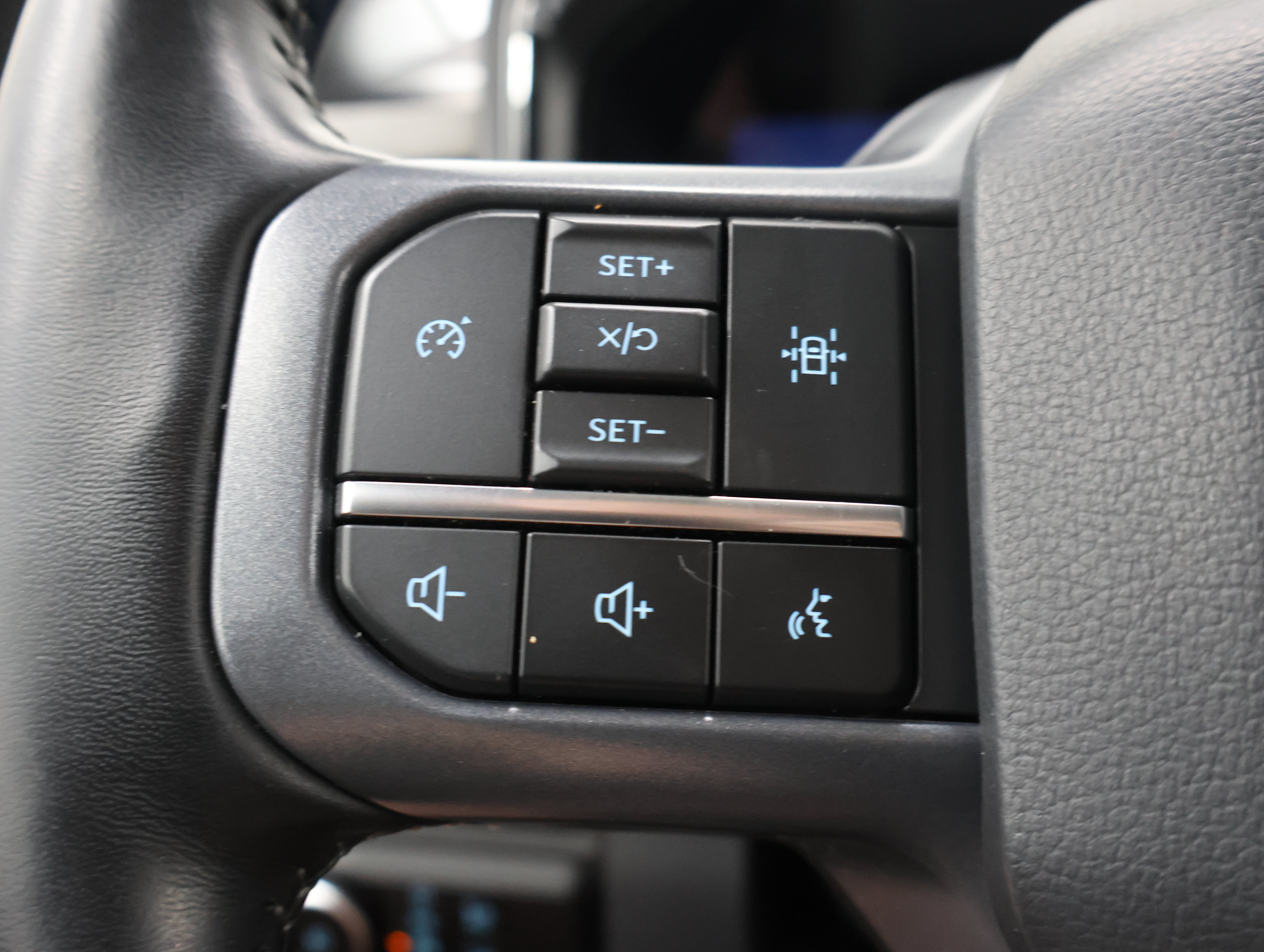 Used 2023 Ford F350 Lariat w/ Sport Appearance Package AWD/4WD image 15