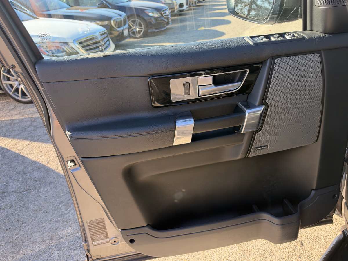 Used 2015 Land Rover LR4 HSE AWD/4WD image 11