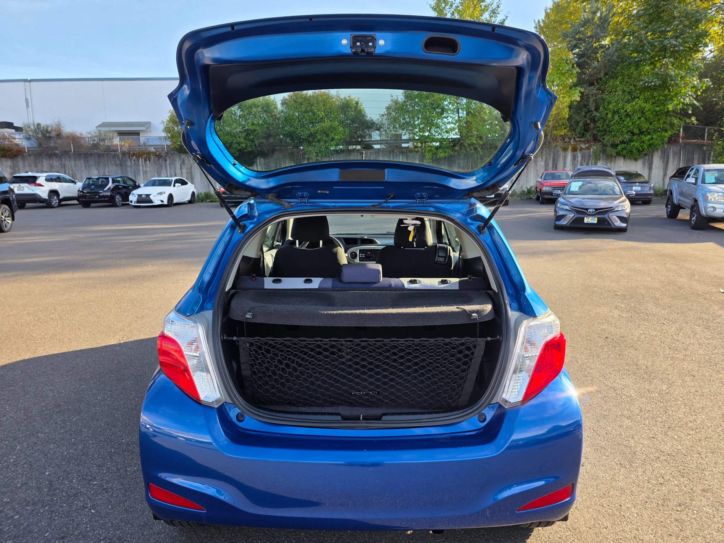 Used 2013 Toyota Yaris L FWD image 51